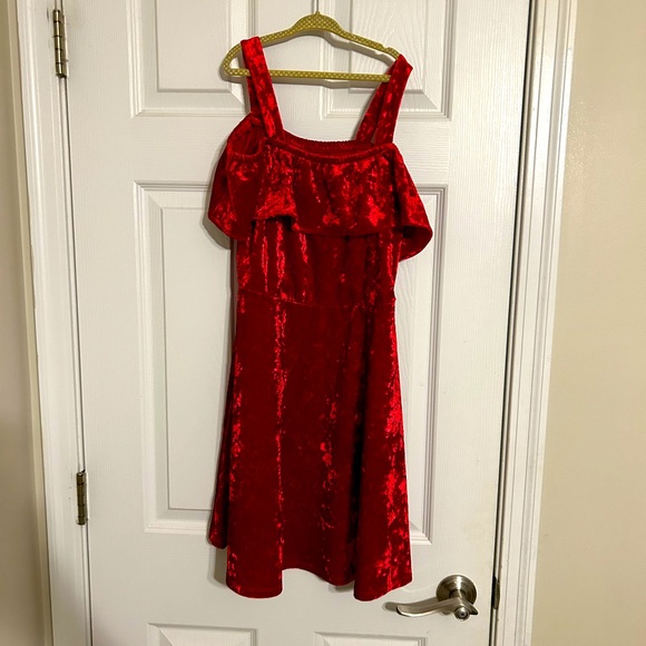 Girls Size 10/12 Red Crushed Velvet Flutter Sleeve Dress - Picture 1 of 6